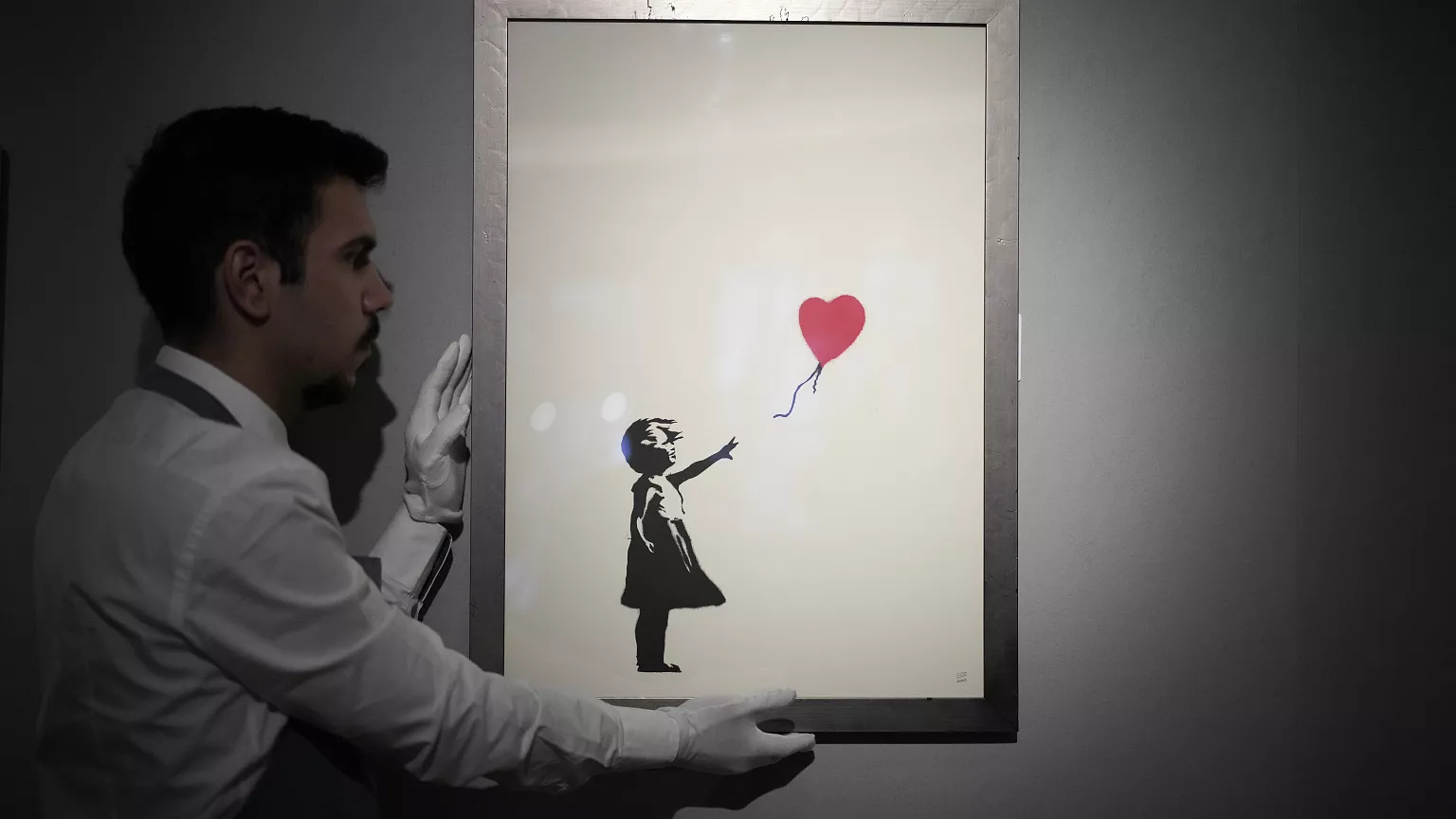Bnksy_ girl with baloon. 